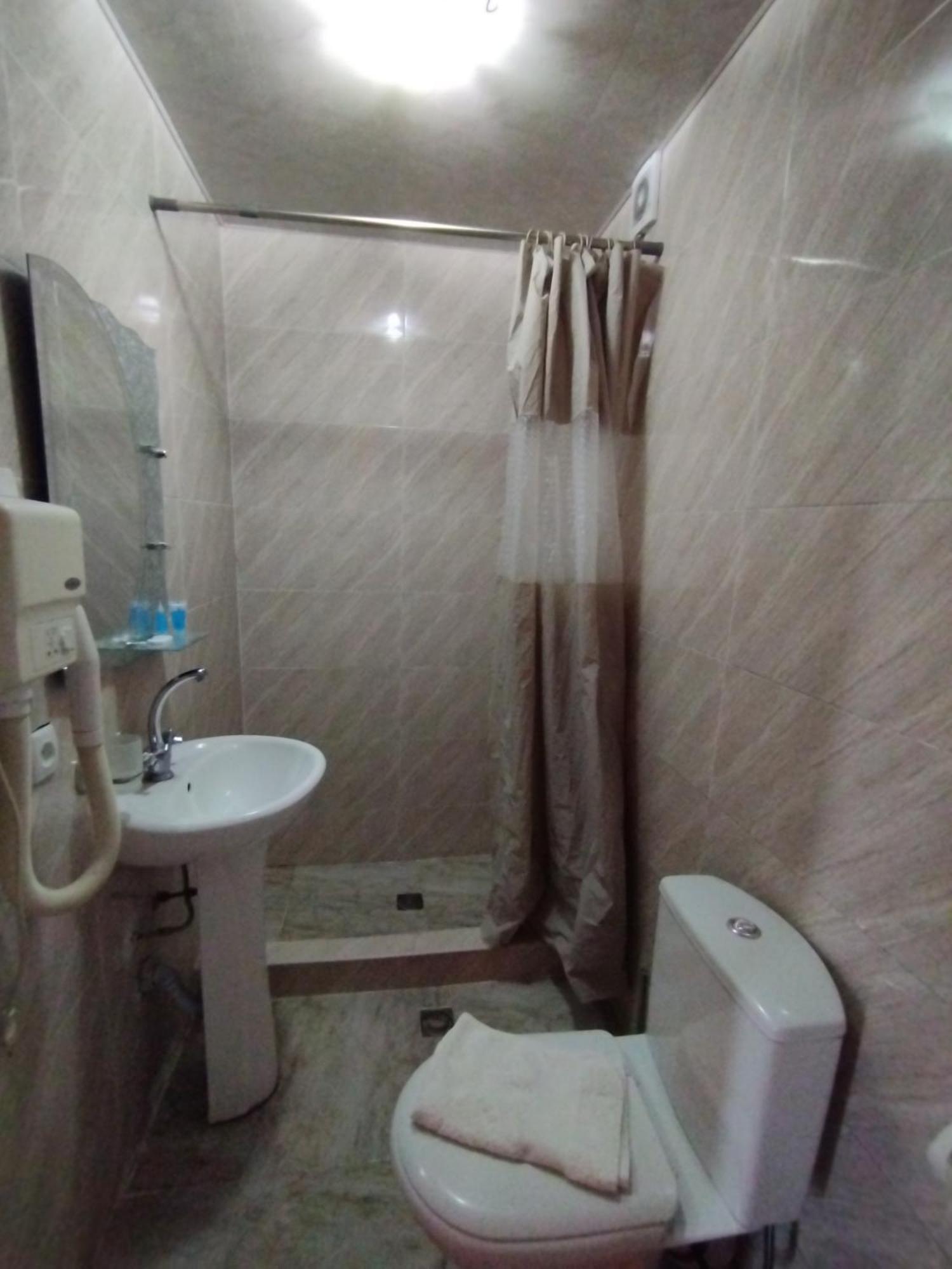 David Hotel Koutaïssi Extérieur photo